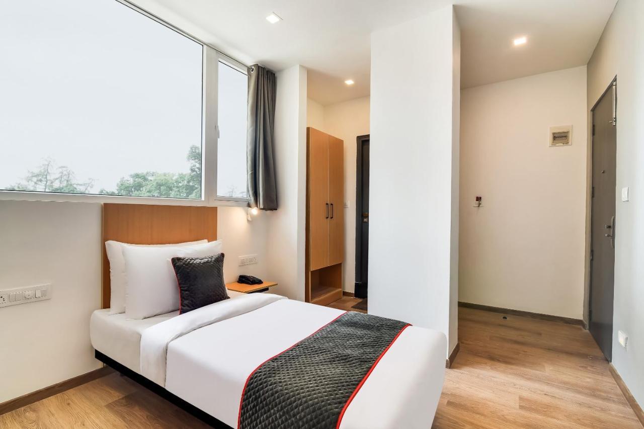 Oyo Townhouse 238 Ulsoor Hotel Bangalore Bagian luar foto